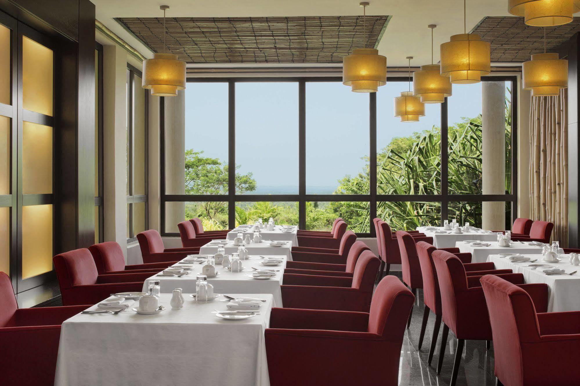 Ibom Hotel & Golf Resort ウヨ エクステリア 写真